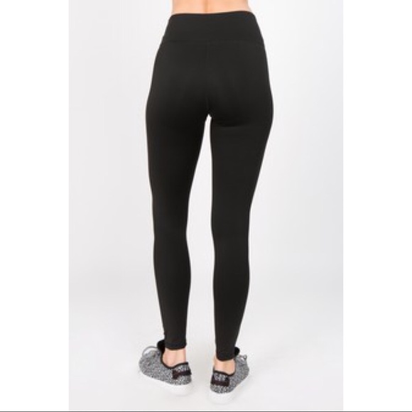 Leggings w/ Hidden Waistband Pocket - Picture 2 of 8